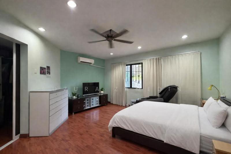 Bungalow House untuk Dijual di Seksyen 18 (Petaling Jaya) - Adzura Zamedin - Bedroom - PropertyGuru.com.my