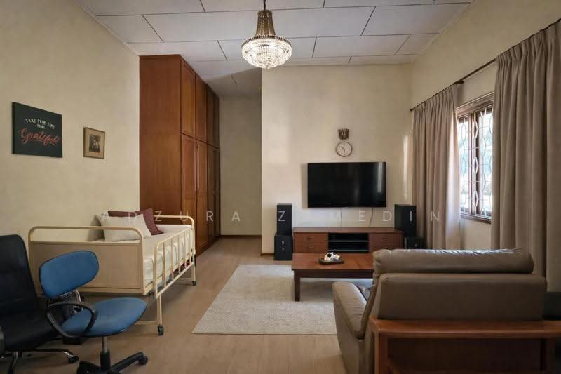 Bungalow House untuk Dijual di Titiwangsa (Kuala Lumpur) - Adzura Zamedin - Living Room - PropertyGuru.com.my