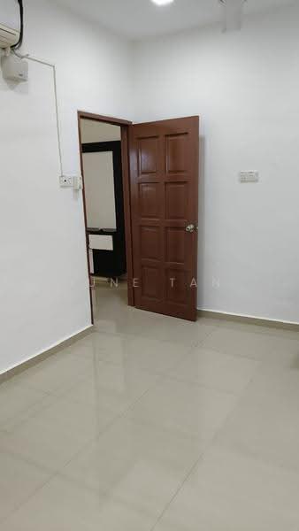 Rumah Teres untuk Dijual di Taman Puteri Wangsa (Ulu Tiram) - June Tan - PropertyGuru.com.my
