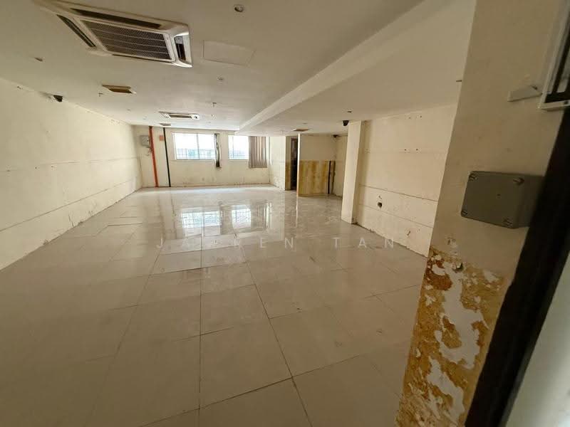 Shop for Rent in Taman Equine (Seri Kembangan) - Jarren Tan - Interior - PropertyGuru.com.my