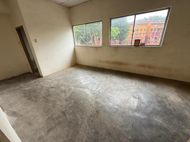 Shop for Rent in Taman Equine (Seri Kembangan) - Jarren Tan - Interior - PropertyGuru.com.my