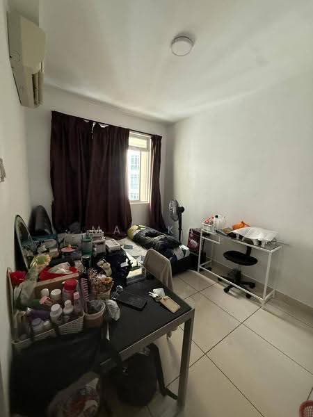 Service Residence for Sale at KSL Residence @ Daya - Max Kan - Bedroom - PropertyGuru.com.my