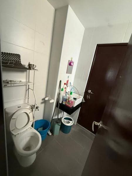 Service Residence for Sale at KSL Residence @ Daya - Max Kan - Bathroom - PropertyGuru.com.my