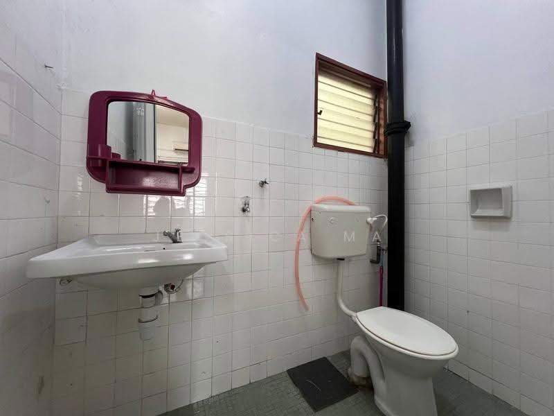 Rumah Teres 1-Tingkat untuk Disewa di Permas Jaya (Johor Bahru) - Jessica Ma - Bathroom - PropertyGuru.com.my