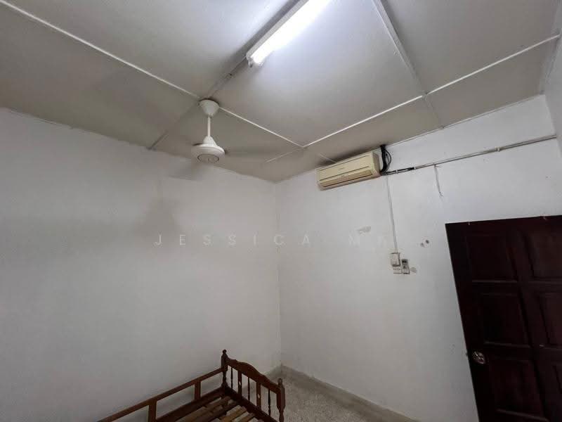 Rumah Teres 1-Tingkat untuk Disewa di Permas Jaya (Johor Bahru) - Jessica Ma - Bedroom - PropertyGuru.com.my