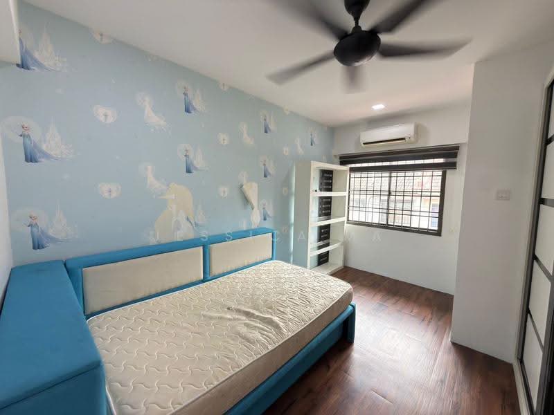 Rumah Teres 2-Tingkat untuk Disewa di Taman Mount Austin (Tebrau) - Jessica Ma - Bedroom - PropertyGuru.com.my