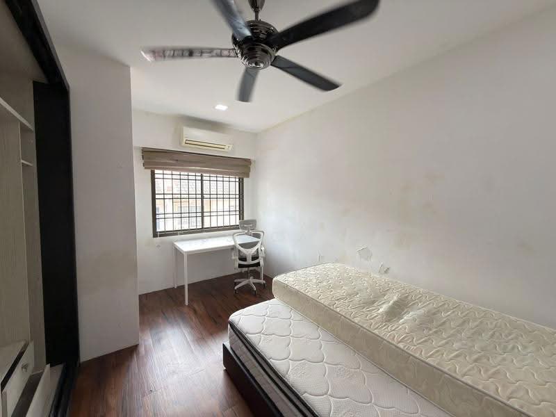 Rumah Teres 2-Tingkat untuk Disewa di Taman Mount Austin (Tebrau) - Jessica Ma - Bedroom - PropertyGuru.com.my