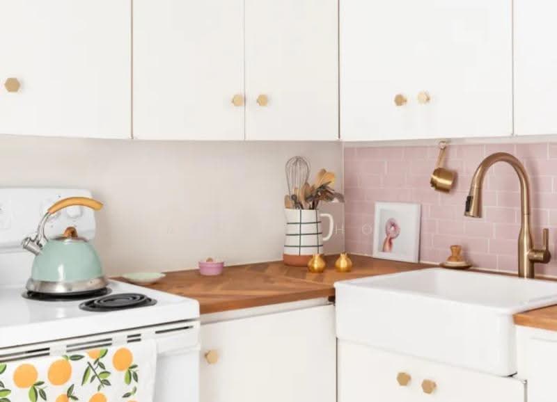 Kediaman Servis untuk Dijual di Riveria City - Ashley Ho - Kitchen - PropertyGuru.com.my