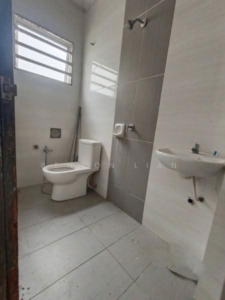 2-storey Terraced House for Sale in Puncak Bestari (Puncak Alam) - Benson Lian - Bathroom - PropertyGuru.com.my