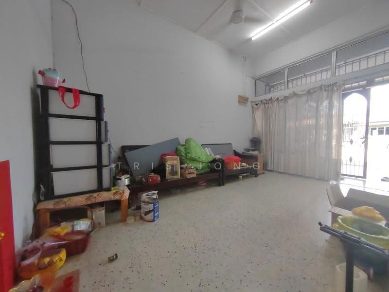 Terraced House for Sale in Taman Sri Rawang (Rawang) - Tris Jong - Living Room - PropertyGuru.com.my