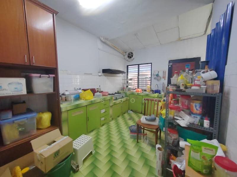 Terraced House for Sale in Taman Sri Rawang (Rawang) - Tris Jong - Kitchen - PropertyGuru.com.my