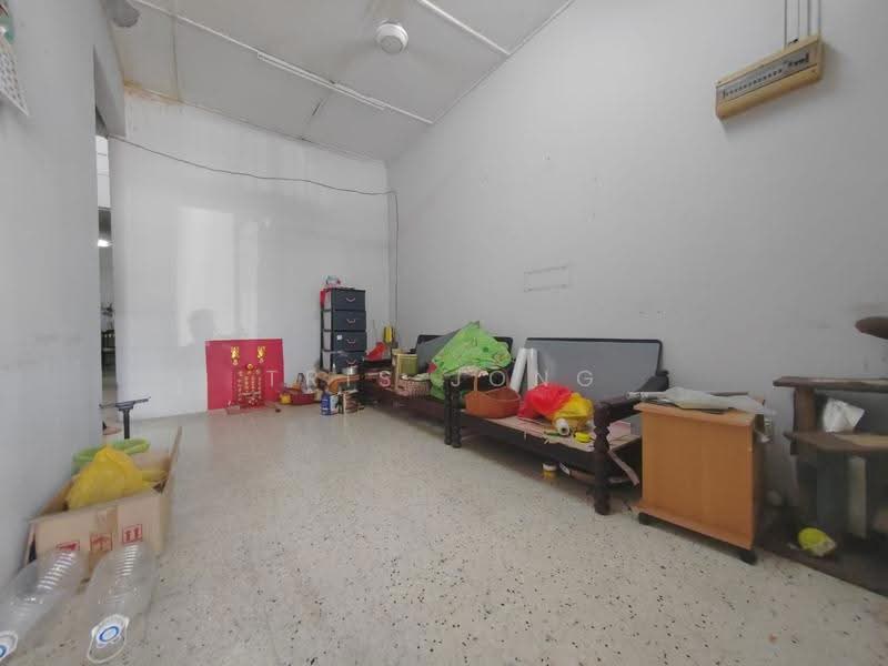 Terraced House for Sale in Taman Sri Rawang (Rawang) - Tris Jong - Living Room - PropertyGuru.com.my