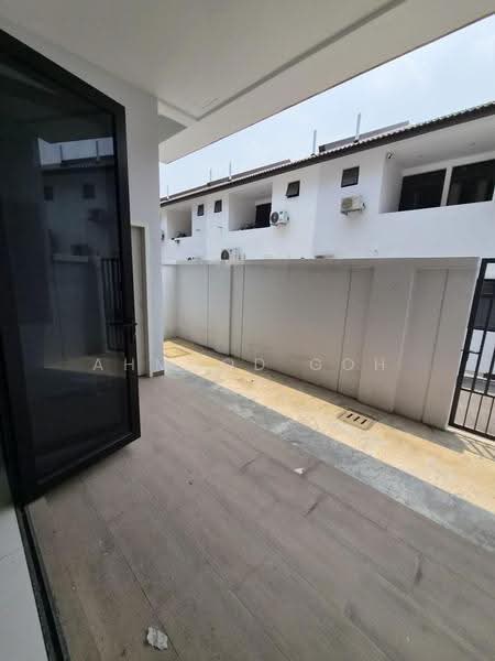 Rumah Teres 2.5-Tingkat untuk Disewa di Taman Desa Tebrau (Tebrau) - AhMood Goh - PropertyGuru.com.my