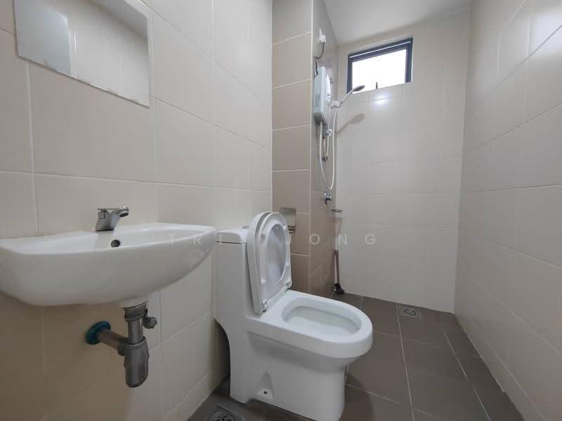 Kondominium untuk Disewa di Legendview - Tris Jong - Bathroom - PropertyGuru.com.my