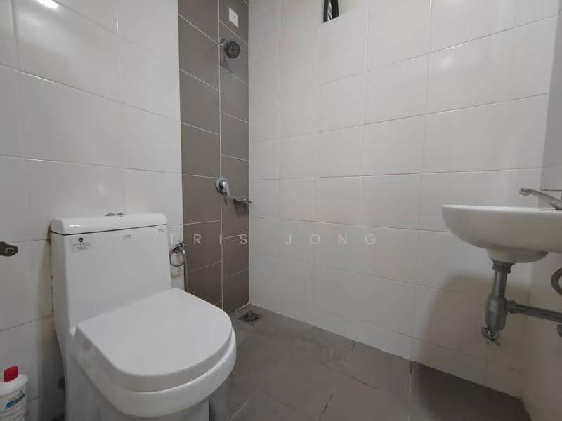 Kondominium untuk Disewa di Legendview - Tris Jong - Bathroom - PropertyGuru.com.my