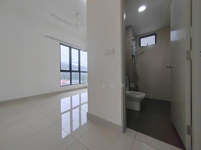 Kondominium untuk Disewa di Legendview - Tris Jong - Living Room - PropertyGuru.com.my
