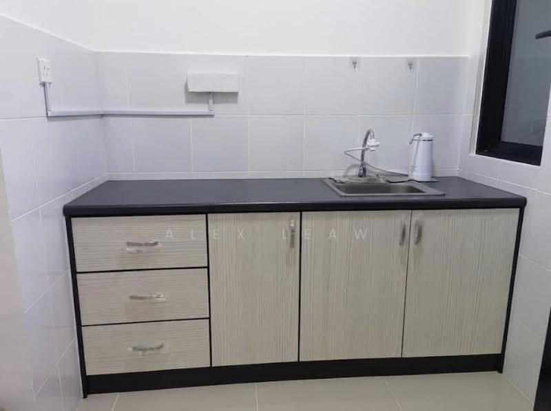 Kediaman Servis untuk Dijual di MKH Boulevard II - Alex Leaw - Kitchen - PropertyGuru.com.my