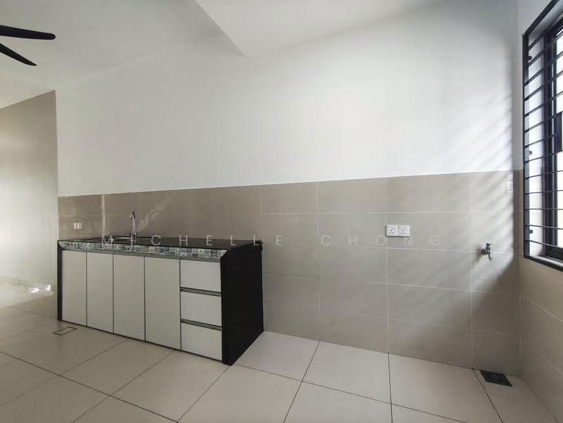 Rumah Teres 2-Tingkat untuk Disewa di Elmina (Shah Alam) - Michelle Chong - Kitchen - PropertyGuru.com.my
