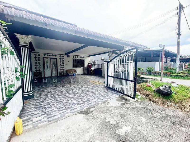 Rumah Teres 2-Tingkat untuk Dijual di Taman Rakan (Kajang) - Ammeer Nadzrai - Exterior - PropertyGuru.com.my