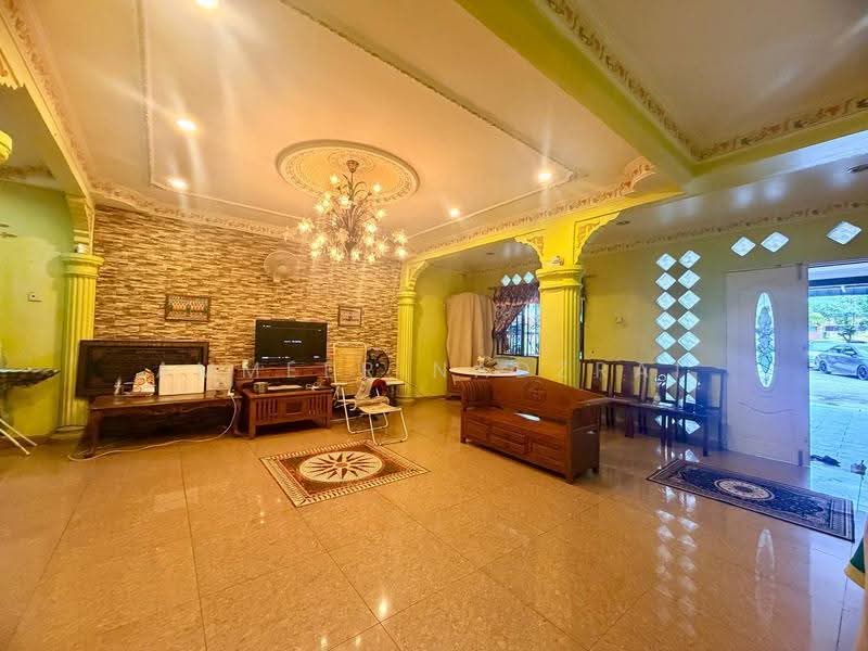 Rumah Teres 2-Tingkat untuk Dijual di Taman Rakan (Kajang) - Ammeer Nadzrai - Living Room - PropertyGuru.com.my