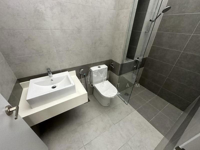 Semi-Detached House for Sale in Sungai Buloh (Selangor) - Winson Tam - Bathroom - PropertyGuru.com.my