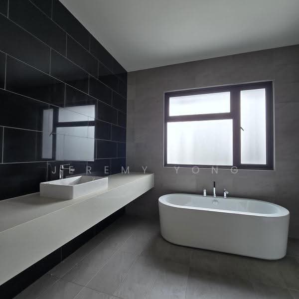 Bungalow House untuk Dijual di Jade Hills (Kajang) - Jeremy Yong - Bathroom - PropertyGuru.com.my