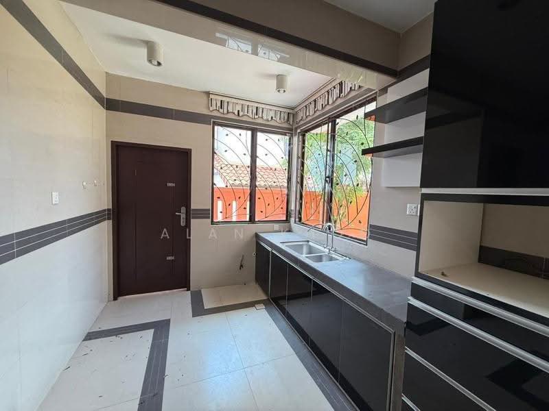 Bungalow House for Sale in Bukit Rahman Putra (Sungai Buloh) - Alan Khoo - Kitchen - PropertyGuru.com.my