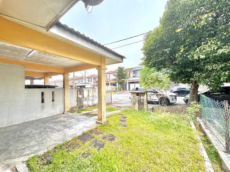 Rumah Teres 2-Tingkat untuk Dijual di Lestari Putra (Seri Kembangan) - Ammeer Nadzrai - Exterior - PropertyGuru.com.my
