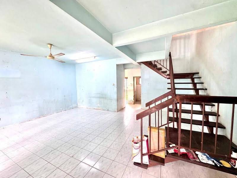 Rumah Teres 2-Tingkat untuk Dijual di Lestari Putra (Seri Kembangan) - Ammeer Nadzrai - Interior - PropertyGuru.com.my