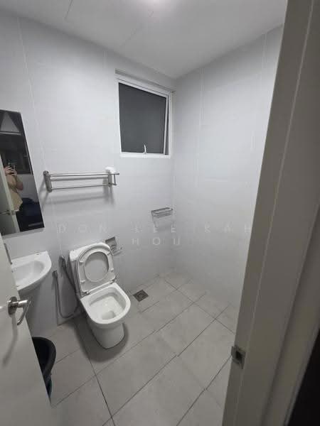 Apartment for Rent at Nadayu 801 - Don Lee Kah Hou - Bathroom - PropertyGuru.com.my