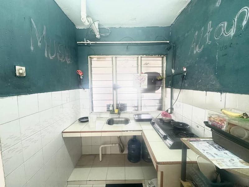 Rumah Flat untuk Dijual di Sri Tioman II - Azli Ibrahim - Kitchen - PropertyGuru.com.my