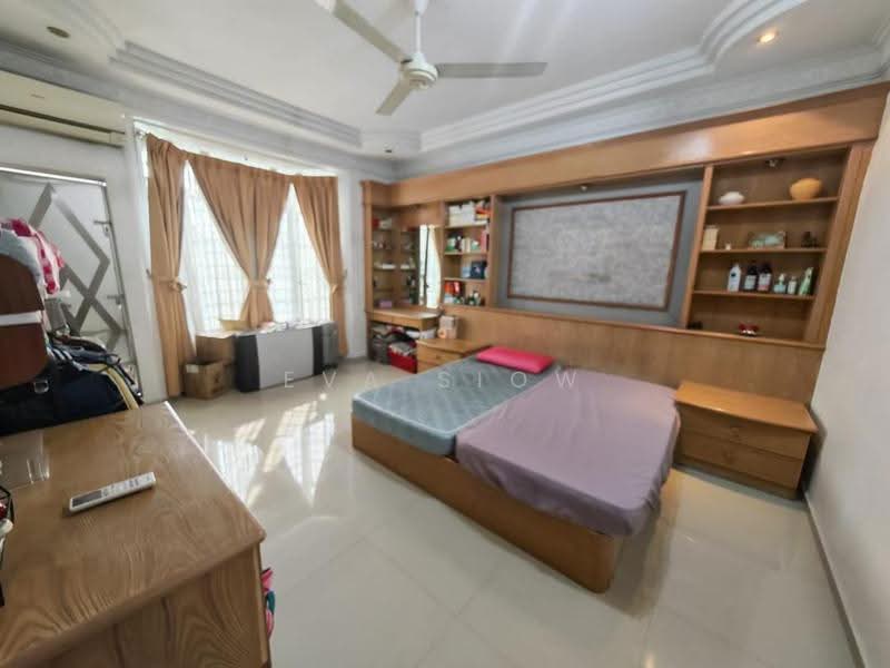 Rumah Teres 2-Tingkat untuk Dijual di Taman Ungku Tun Aminah (Skudai) - Eva Siow - Bedroom - PropertyGuru.com.my