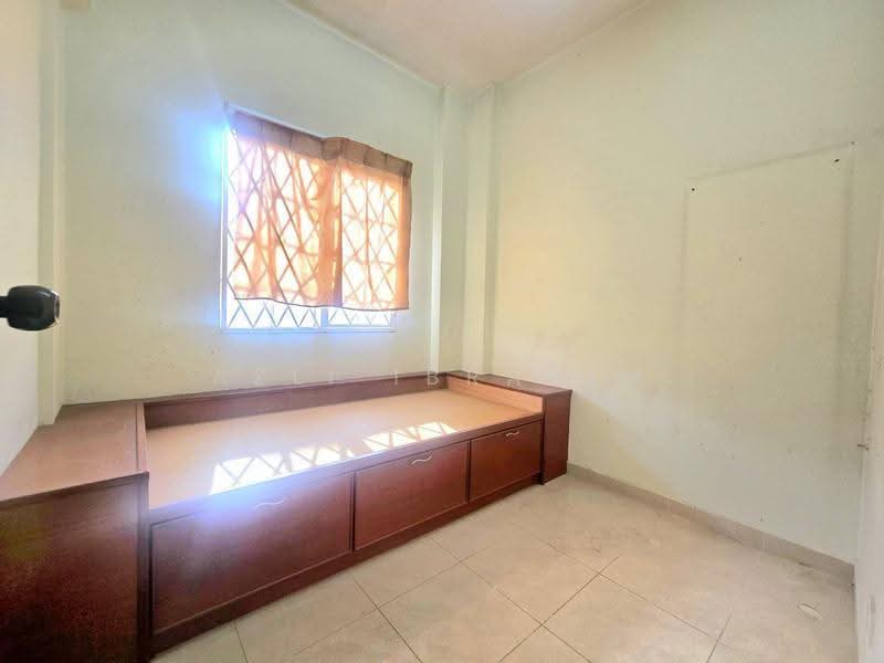 Pangsapuri untuk Dijual di Kenari Court - Azli Ibrahim - Bedroom - PropertyGuru.com.my
