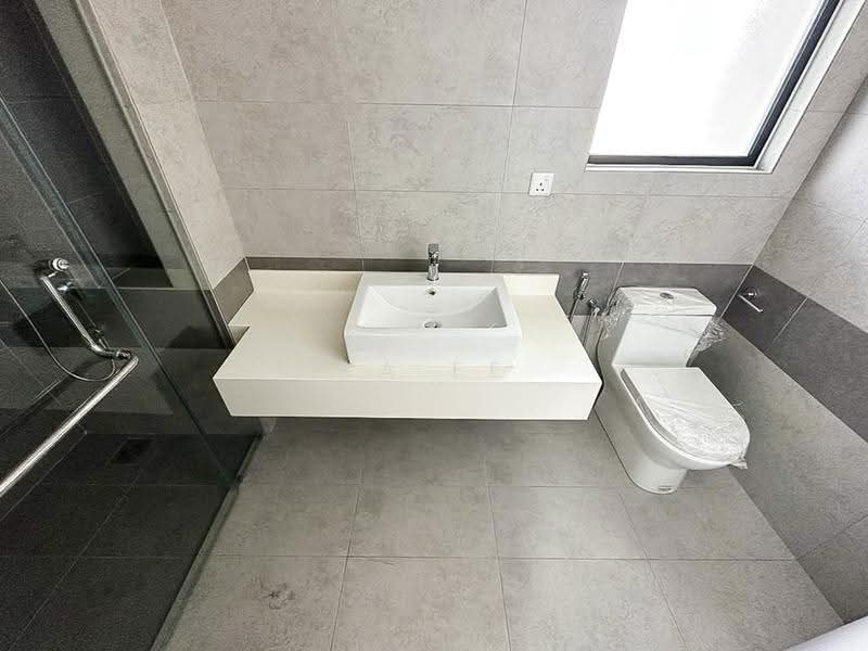 Rumah Berkembar untuk Dijual di Sungai Buloh (Selangor) - Ka Ee - Bathroom - PropertyGuru.com.my