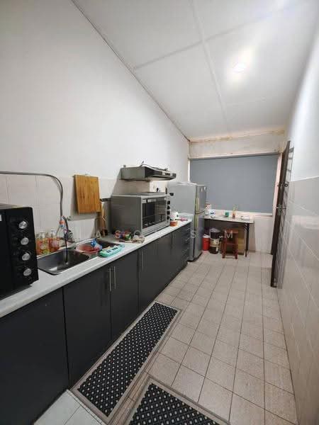 Rumah Teres 1.5-Tingkat untuk Dijual di Taman Pelangi Indah (Ulu Tiram) - Jason Sim - Kitchen - PropertyGuru.com.my