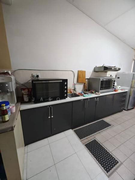 Rumah Teres 1.5-Tingkat untuk Dijual di Taman Pelangi Indah (Ulu Tiram) - Jason Sim - Kitchen - PropertyGuru.com.my