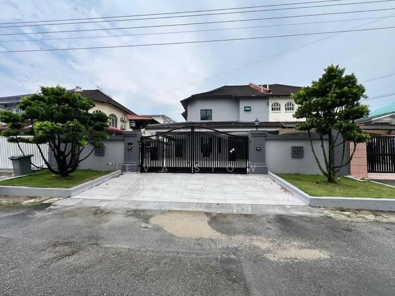 Semi-Detached House for Sale in Taman Sri Skudai (Skudai) - Eva Siow - Exterior - PropertyGuru.com.my