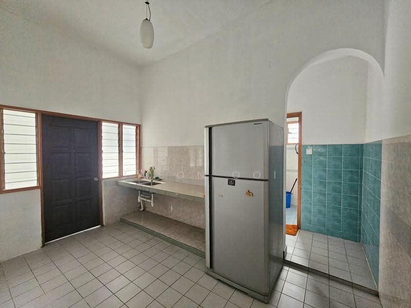 2-storey Terraced House for Sale in Usj 11 (Subang Jaya) - Jason Ooi - Kitchen - PropertyGuru.com.my