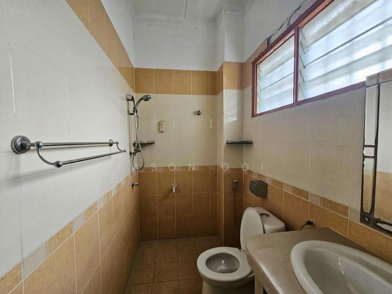 2-storey Terraced House for Sale in Usj 11 (Subang Jaya) - Jason Ooi - Bathroom - PropertyGuru.com.my
