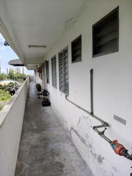 Pangsapuri untuk Dijual di Desa Indah Block 33 - Pen Teo - PropertyGuru.com.my