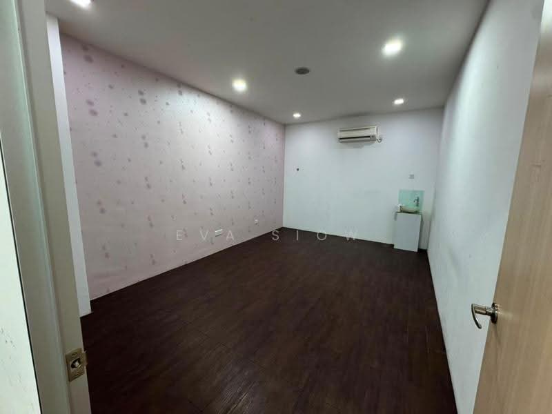 Shop / Office untuk Dijual di Bandar Baru Permas Jaya (Permas Jaya) - Eva Siow - Interior - PropertyGuru.com.my