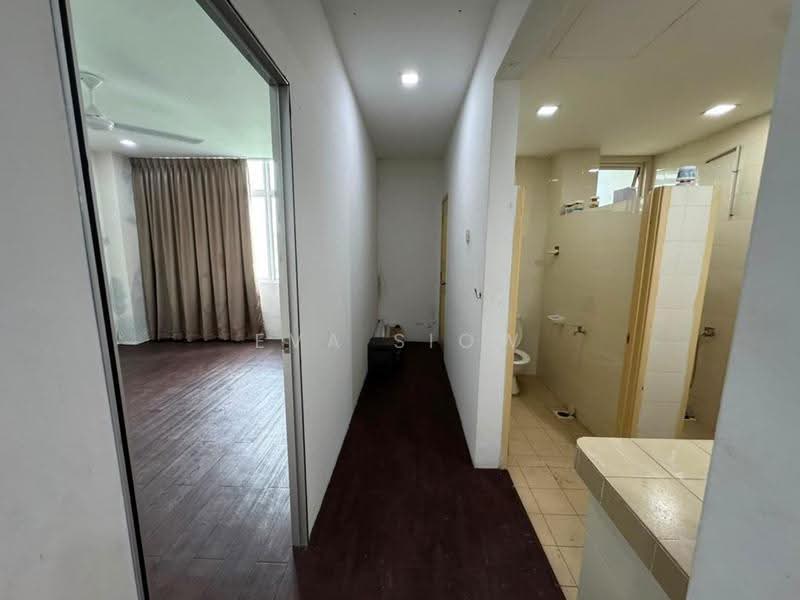 Shop / Office untuk Dijual di Bandar Baru Permas Jaya (Permas Jaya) - Eva Siow - Corridor - PropertyGuru.com.my