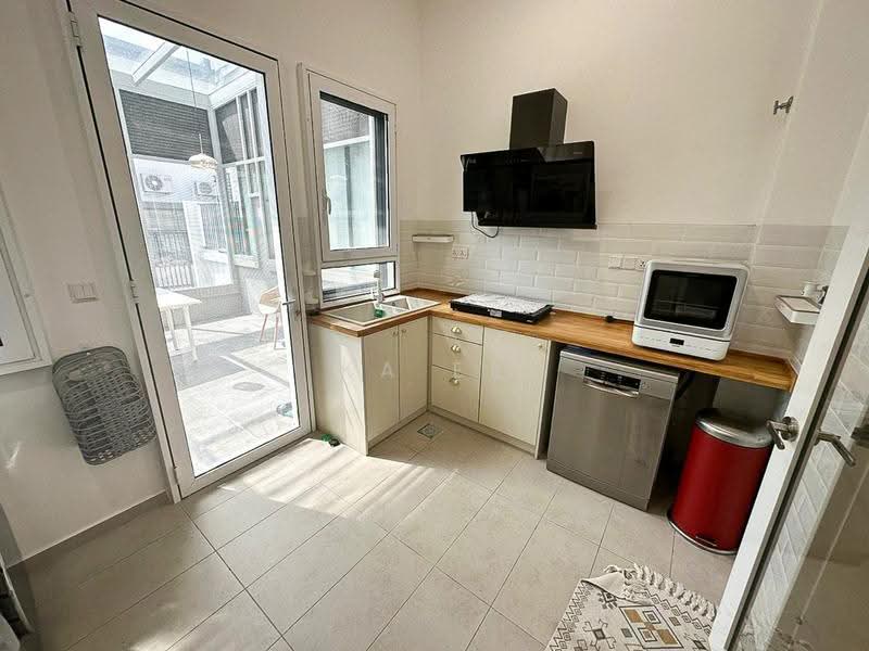 2-storey Terraced House for Sale in Sungai Buloh (Selangor) - Ka Ee - Kitchen - PropertyGuru.com.my