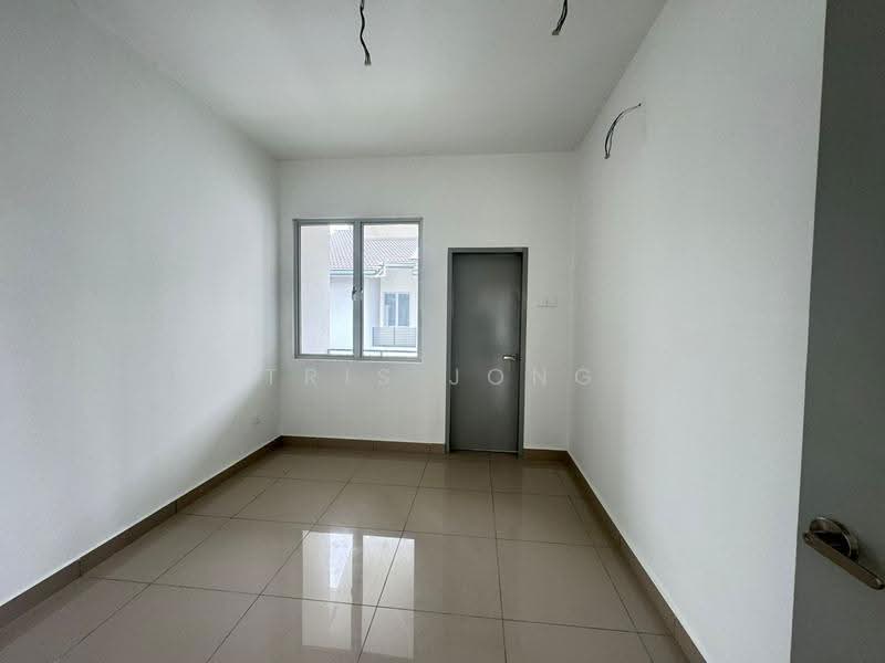 2-storey Terraced House for Sale in Amverton Hills (Sungai Buloh) - Tris Jong - Interior - PropertyGuru.com.my
