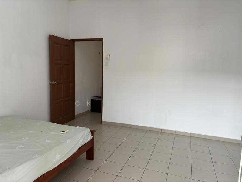 2-storey Terraced House for Rent in Taman Koperasi Cuepacs (Cheras) - CK Chong - Bedroom - PropertyGuru.com.my