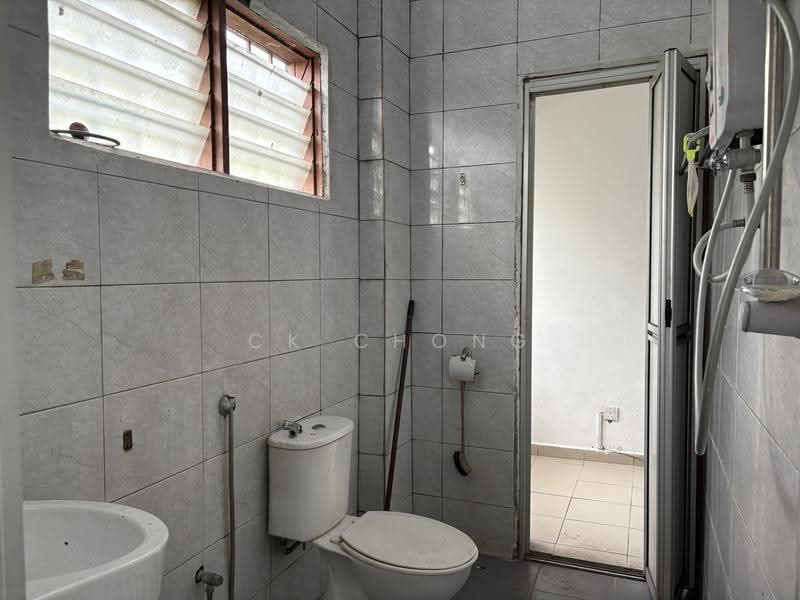 2-storey Terraced House for Rent in Taman Koperasi Cuepacs (Cheras) - CK Chong - Bathroom - PropertyGuru.com.my