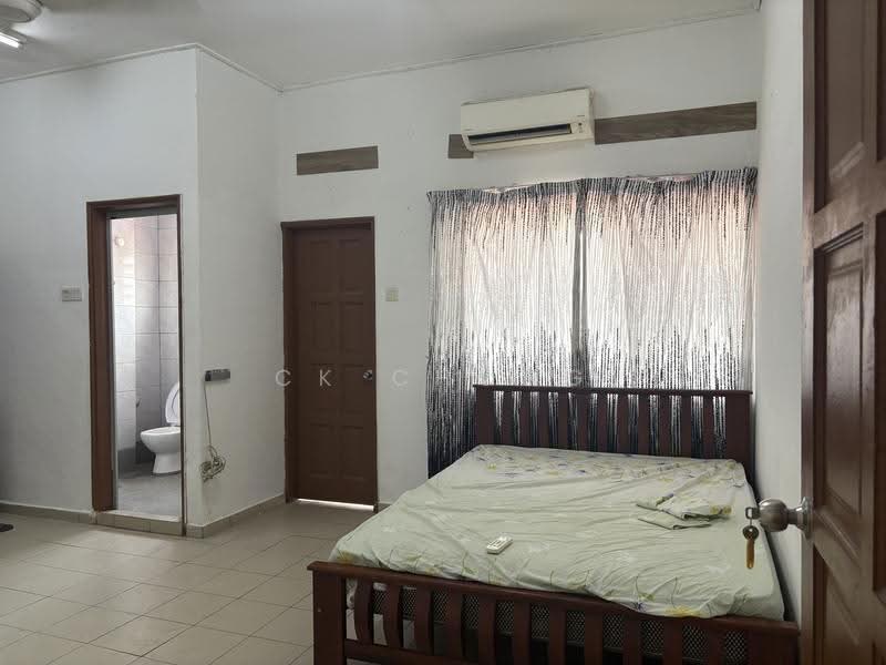 2-storey Terraced House for Rent in Taman Koperasi Cuepacs (Cheras) - CK Chong - Bedroom - PropertyGuru.com.my