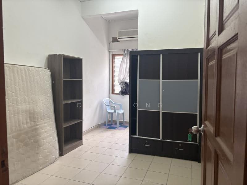 2-storey Terraced House for Rent in Taman Koperasi Cuepacs (Cheras) - CK Chong - Bedroom - PropertyGuru.com.my