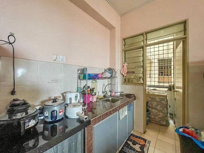 Condominium for Sale at Kondominium Kristal - Azli Ibrahim - Kitchen - PropertyGuru.com.my