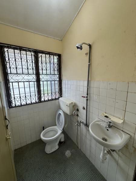 Rumah Teres 2-Tingkat untuk Disewa di Taman Melawati (Ulu Kelang) - Brackson Loh - Bathroom - PropertyGuru.com.my